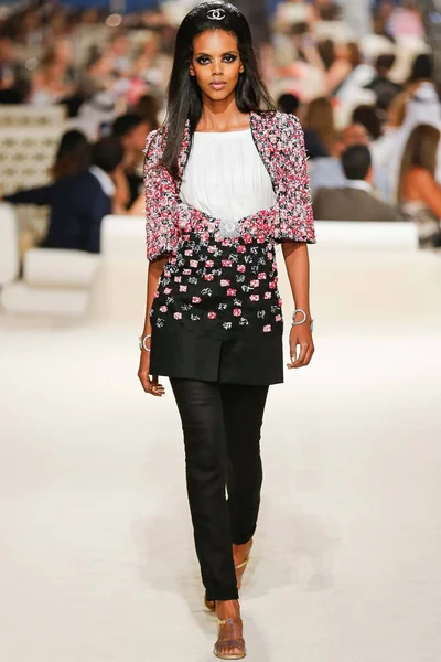 Look 12